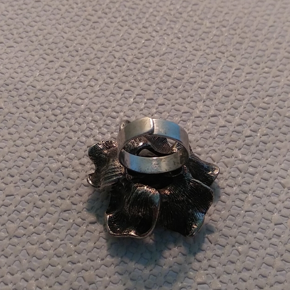 Chunky adjustable silver tone ring - Picture 3 of 7